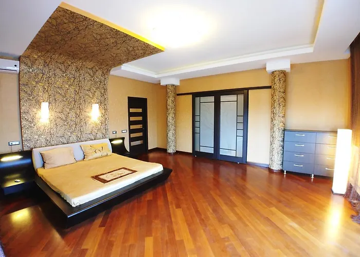 сучасна з басейном на приватній території * 오데사