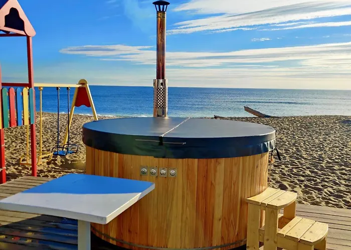 сучасна з басейном на приватній території Odesa