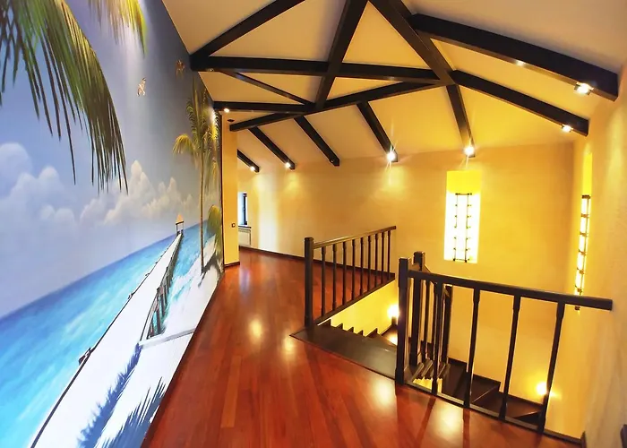 Villa сучасна з басейном на приватній території Odesa